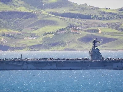 İran Hörmüz boğazında zenit raketini sınaqdan keçirib