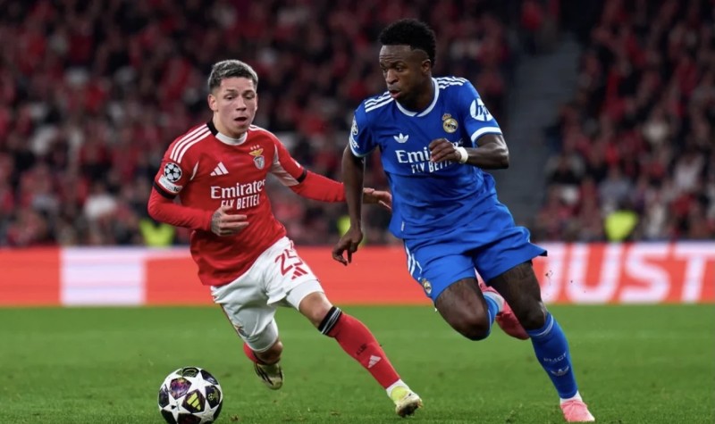 UEFA Benfikanın futbolçusunu irqçiliyə görə cəzalandırdı