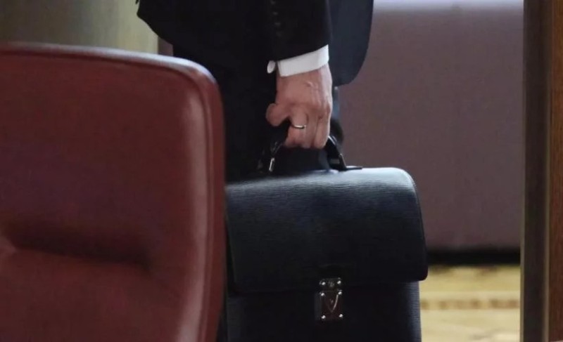 Elnur İbrahimov vəzifəsindən azad edildi