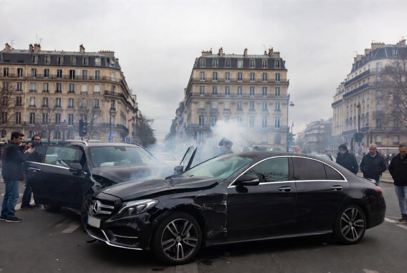 Çexiyanın mədəniyyət naziri yol qəzasına düşdü