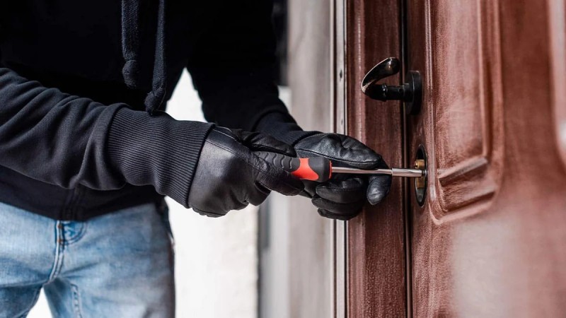 12 min manatlıq oğurluqda şübhəli bilinənlər saxlanıldılar