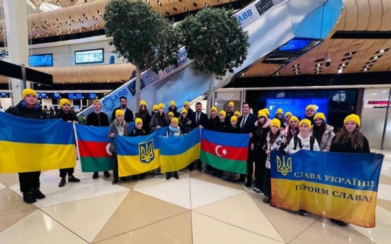 Daha 26 ukraynalı uşaq reabilitasiya üçün Bakıya gətirildi