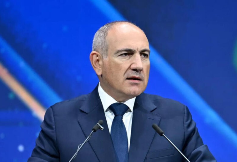 Nikol Paşinyan Polşaya səfər edib