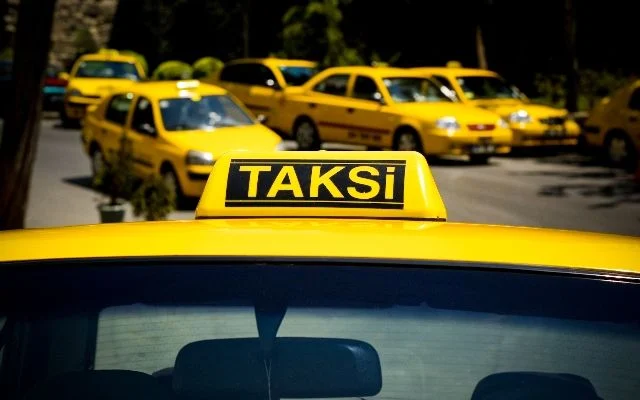 Taksi və yük maşını sürücüləri üçün imtahan keçiriləcək