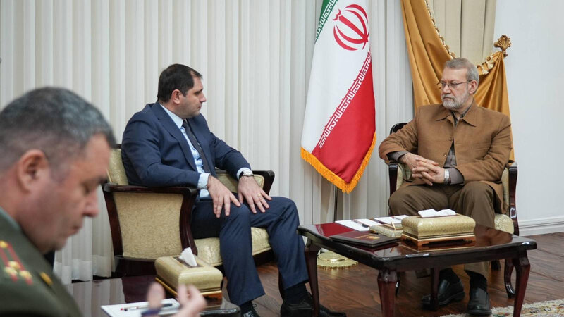 Papikyan Əli Laricani ilə görüşdü