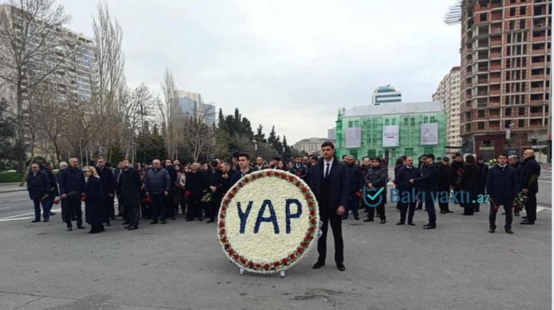 YAP rəhbərliyi “Ana harayı” abidəsini ziyarət etdi - FOTO