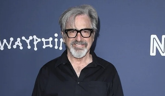 Robert Karradin intihar etdi