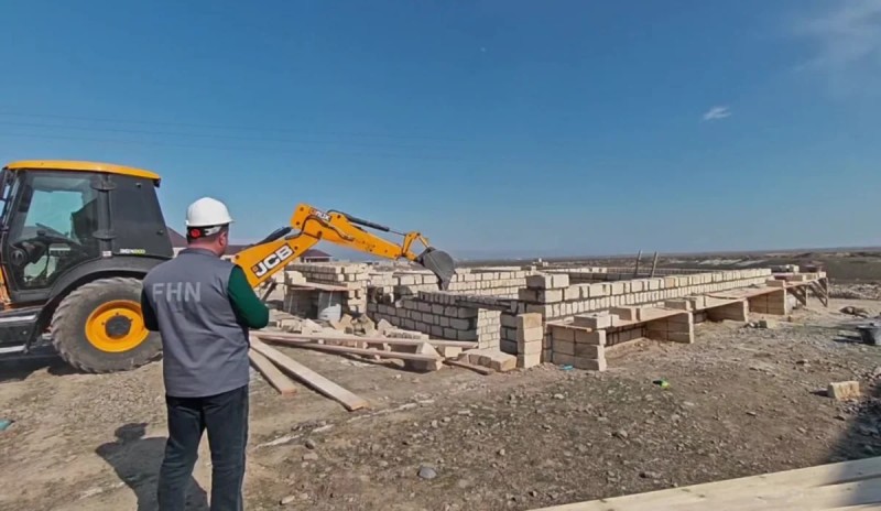 Gəncədə qanunsuz tikili söküldü - FOTO - VİDEO