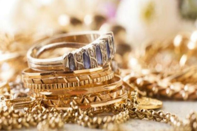 Qaydaları pozaraq ölkəyə qızıl gətirmək istədilər - Qarşısı alındı