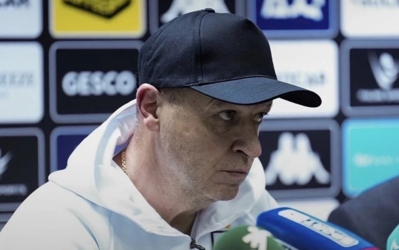 “Bizi yuxarıdan aşağıya doğru itələyirlər” - Yuri Vernidub