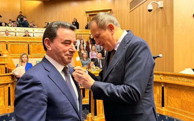 Rusiya Prezidenti Səyyad Əliyevi təltif etdi - FOTO