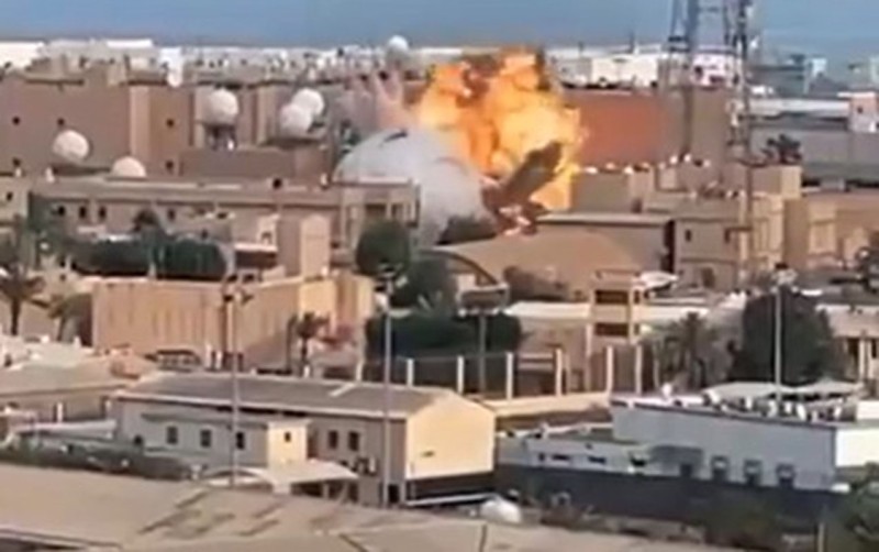 Bəhreyndəki ABŞ bazaları vuruldu - VİDEO