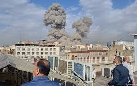 İran televiziyasına hücum edildi - VİDEO