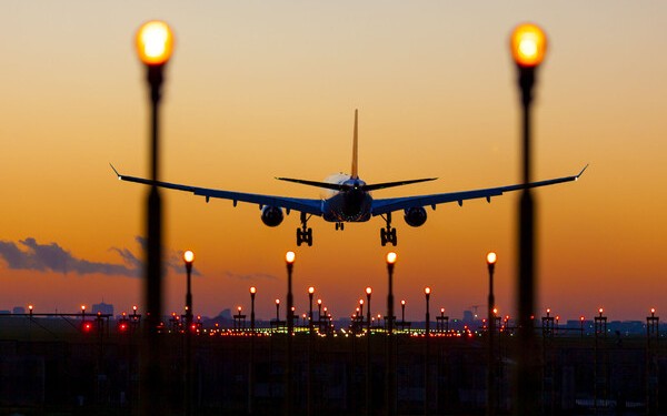 Bakıdan yola düşən təyyarə Moskvaya endi
