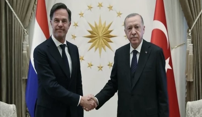 Ərdoğan Rutte ilə regiondakı gərginliyi müzakirə etdi