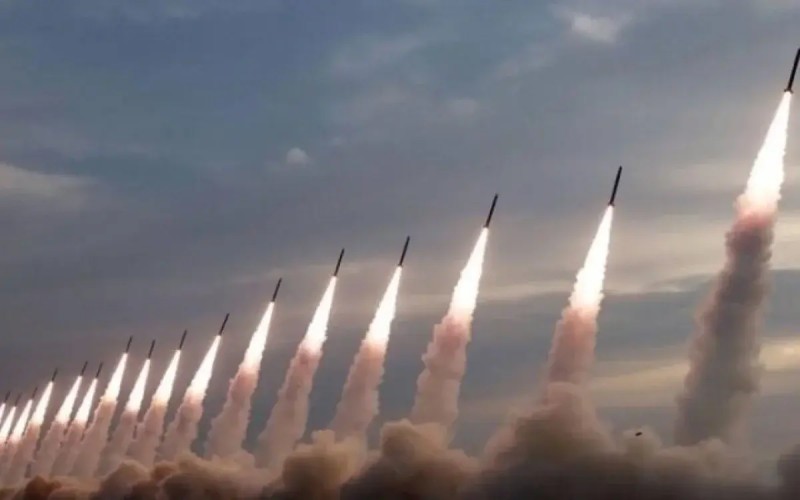 İran İsrailə onuncu raket dalğasına başladı