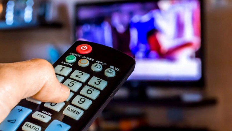 Efir tərbiyəsizliyi: Senzura qadağandır, bəs məsuliyyət?