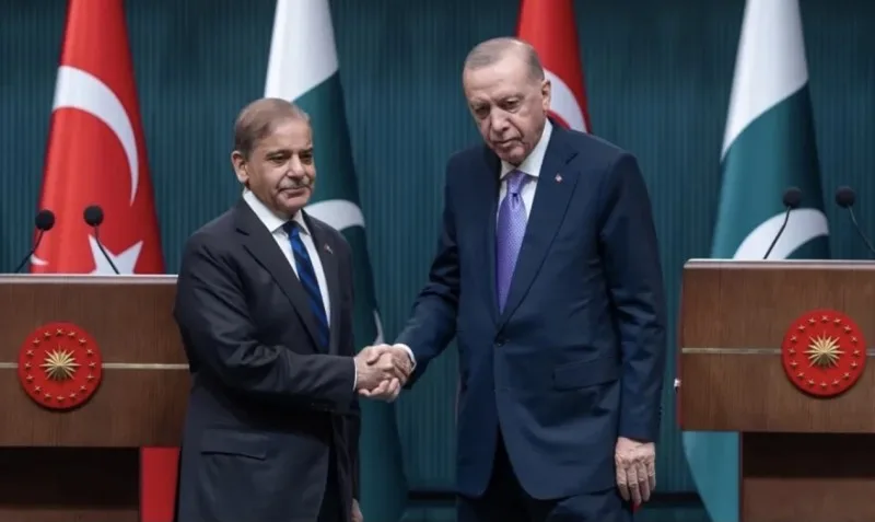 Ərdoğan Şahbaz Şəriflə regiondakı son vəziyyəti müzakirə etdi