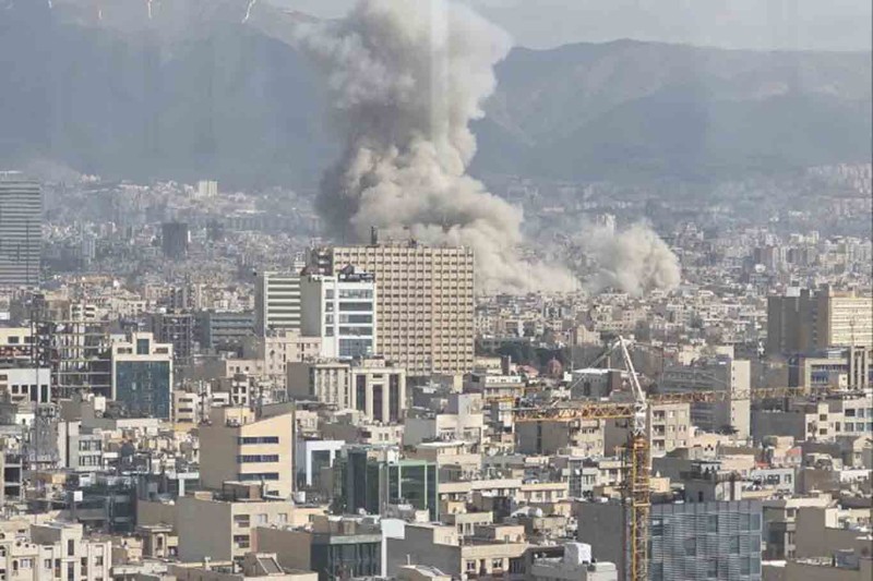 İranın müvəqqəti müdafiə naziri də ÖLDÜRÜLDÜ