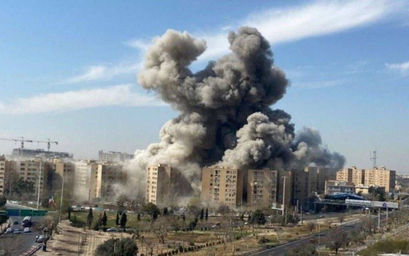 Tehrandakı yaşayış binaları VURULDU - VİDEO/FOTO