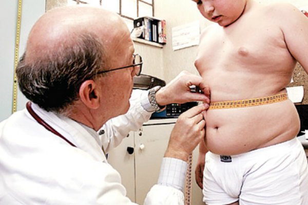 Xəbərdarlıq: Uşaqlarda pəhriz yalnız...