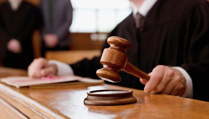 Hoteldə anasını öldürən 17 yaşlı oğlan həbs edildi