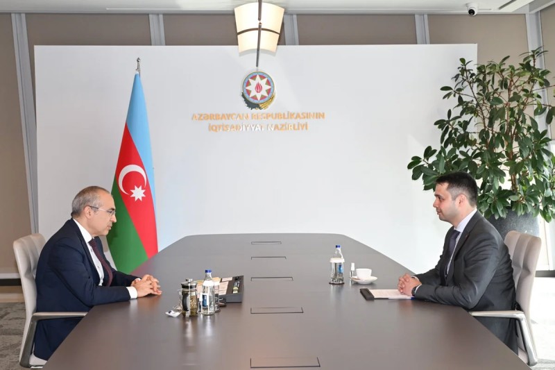 Mikayıl Cabbarov IV Yüksəliş müsabiqəsinin qalibləri ilə görüşdü - FOTO