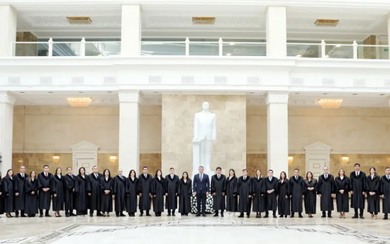 Yeni təyin olunmuş hakimlər Ali Məhkəmədə and içiblər - FOTOLAR