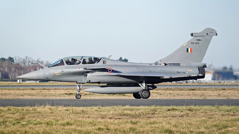 Fransa MN: BƏƏ-yə əlavə altı Rafale qırıcısı göndərmişik