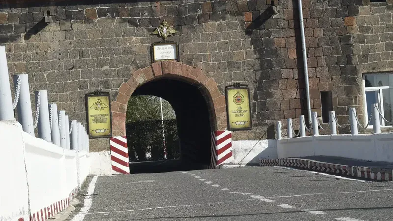 "Rusiya hərbi bazası bu halda Ermənistandan çıxarılacaq"