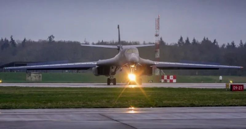 ABŞ İngiltərəyə dörd ədəd B-1 bombardmançı təyyarə göndərib