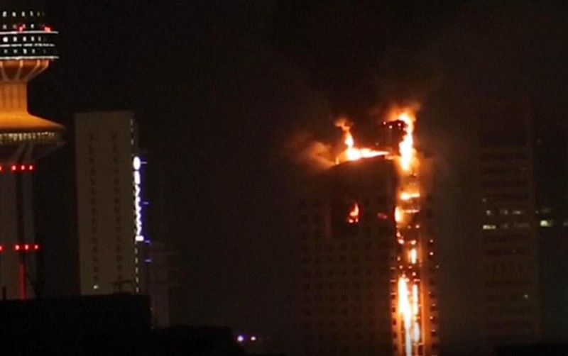 Küveytdə göydələnə zərbə endirildi - VİDEO 