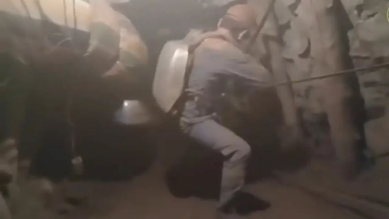 Qırğızıstanda mədəndə qaz sızması baş verib, ölənlər var