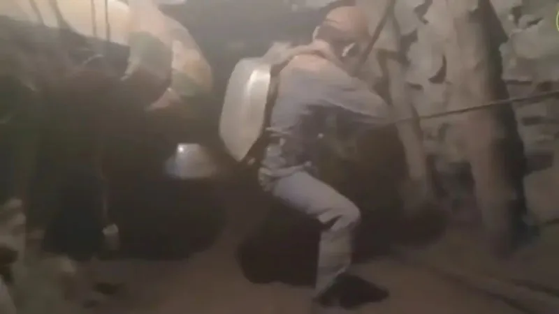 Qırğızıstanda mədəndə qaz sızması baş verib, ölənlər var