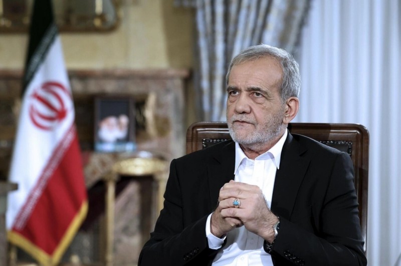 Pezeşkian Xamenei barədə paylaşım etdi