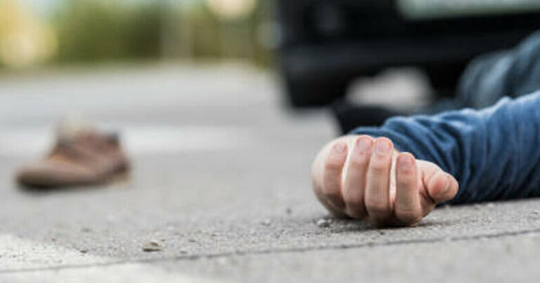 Saatlıda avtomobil piyadanı vuraraq öldürdü