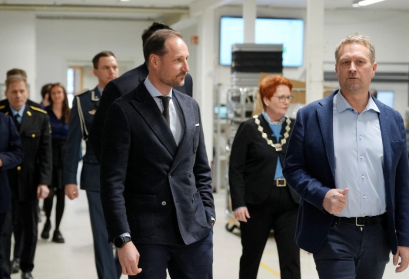 Norveç kral sarayı Epsteyn işi ilə bağlı susur