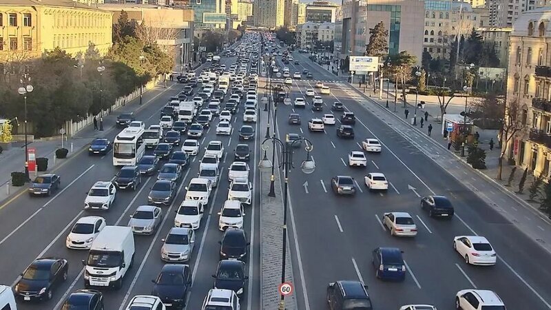 DİN zolaqlarda hərəkətlə bağlı sürücülərə müraciət etdi