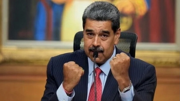 Maduro həbsxanada qışqırır: Mən prezidentəm...
