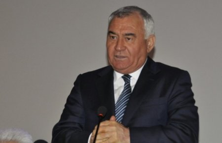 İcra başçısı köməkçisini işdən çıxardı 