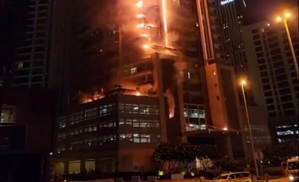 İran dronu Dubayda yaşayış binasına çırpıldı: xəsarət alanlar var 