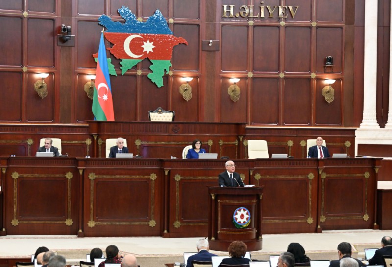 Parlamentdə hökumətin hesabatı təqdim edilir