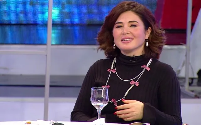 "İndi şou-biznesdə at oynadırlar" - Elnarə Xəlilova - VİDEO