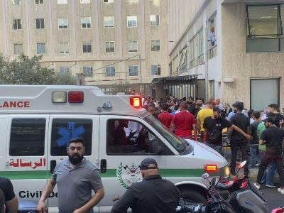 İsrail Livanda tibb mərkəzini vurdu - 12 həkim öldü