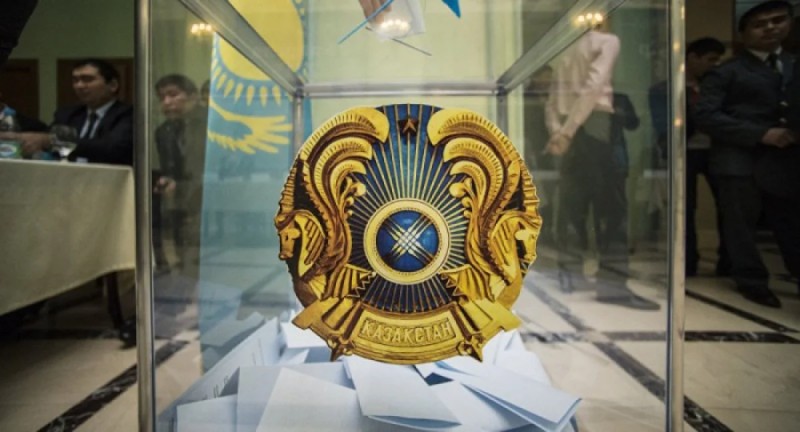 Qazaxıstanda referendum başlayıb