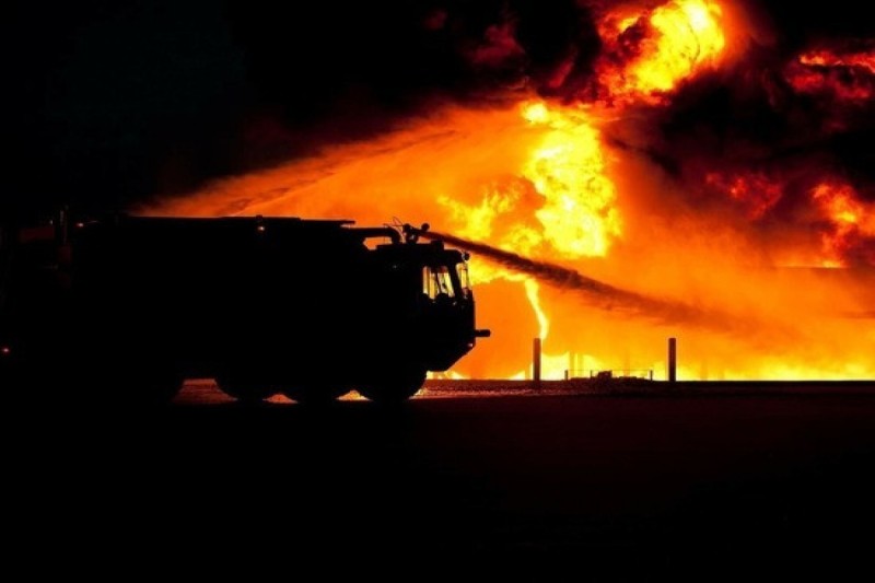 Ukrayna Rusiyada neft bazasını vurdu