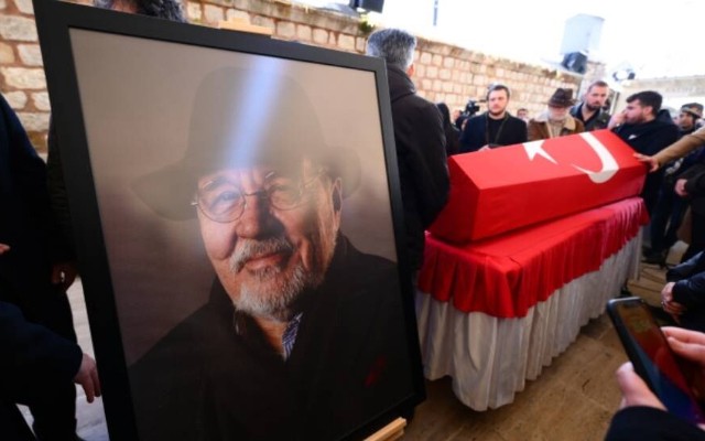 İlber Ortaylı son mənzilə yola salındı - VİDEO