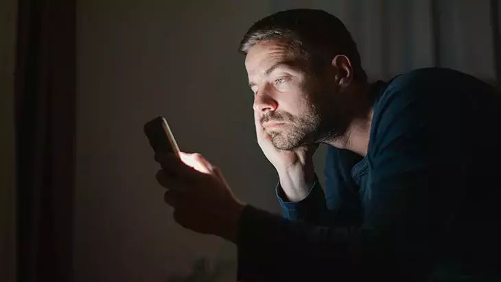 Uzun müddət ekrana baxmaq ölümlə nəticələnə bilər