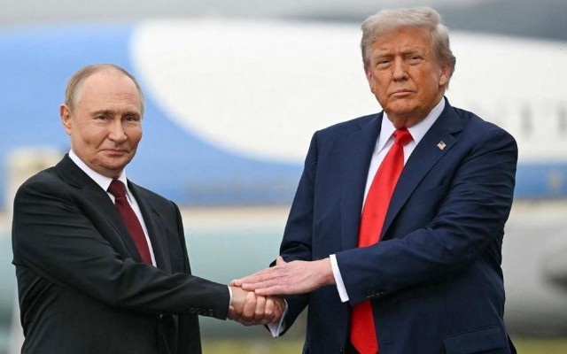 Putin ABŞ-dən və ordumdan qorxur - Tramp