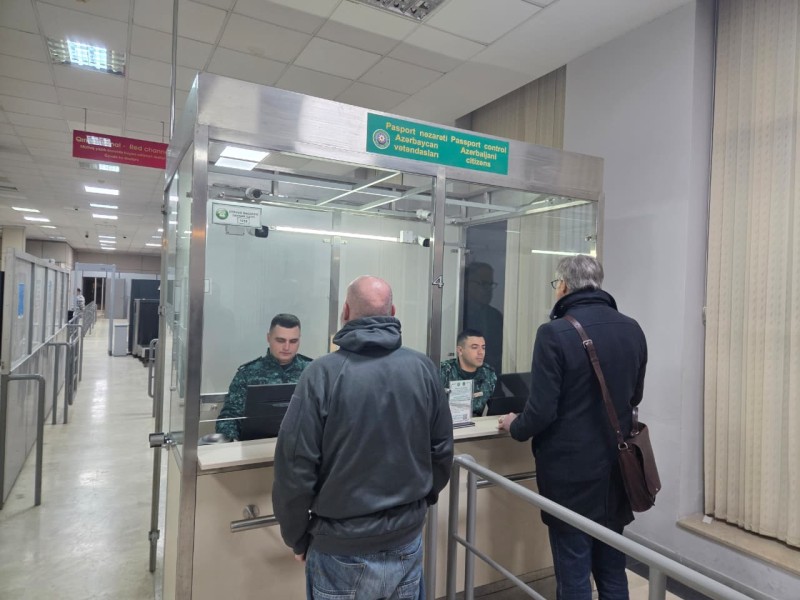 1 azərbaycanlı və 3 Norveç diplomatı İrandan təxliyə edildi